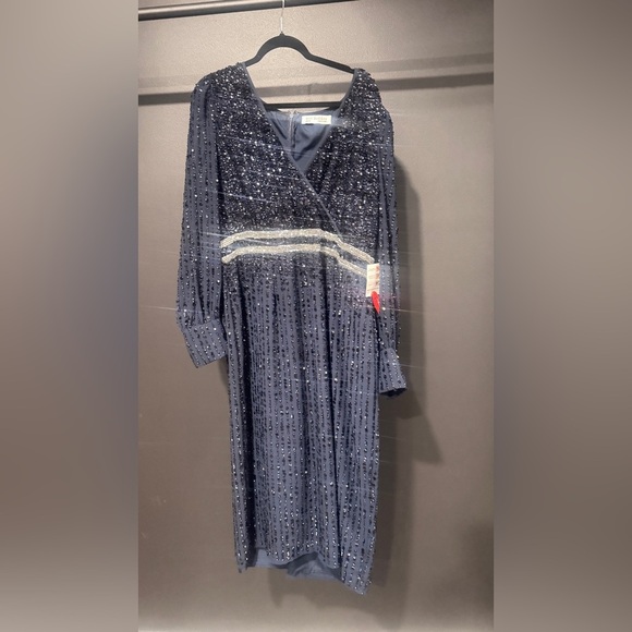 Mac Duggal Navy Sequined V Neck Bishop Sleeve Dress - Picture 6 of 8